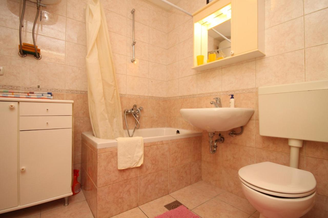 Apartments And Rooms With Parking Space Tucepi, Makarska - 6901 المظهر الخارجي الصورة