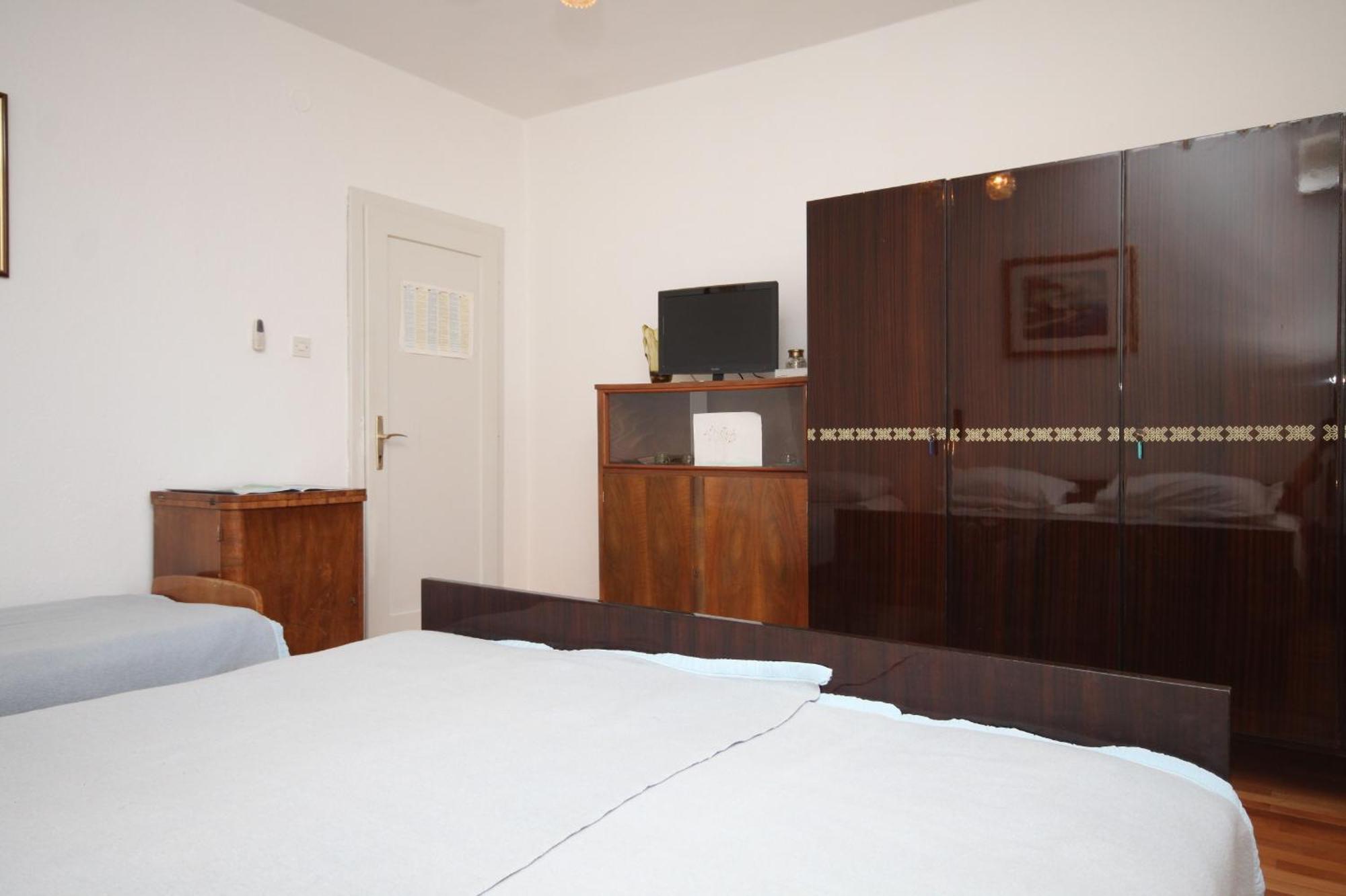 Apartments And Rooms With Parking Space Tucepi, Makarska - 6901 الغرفة الصورة