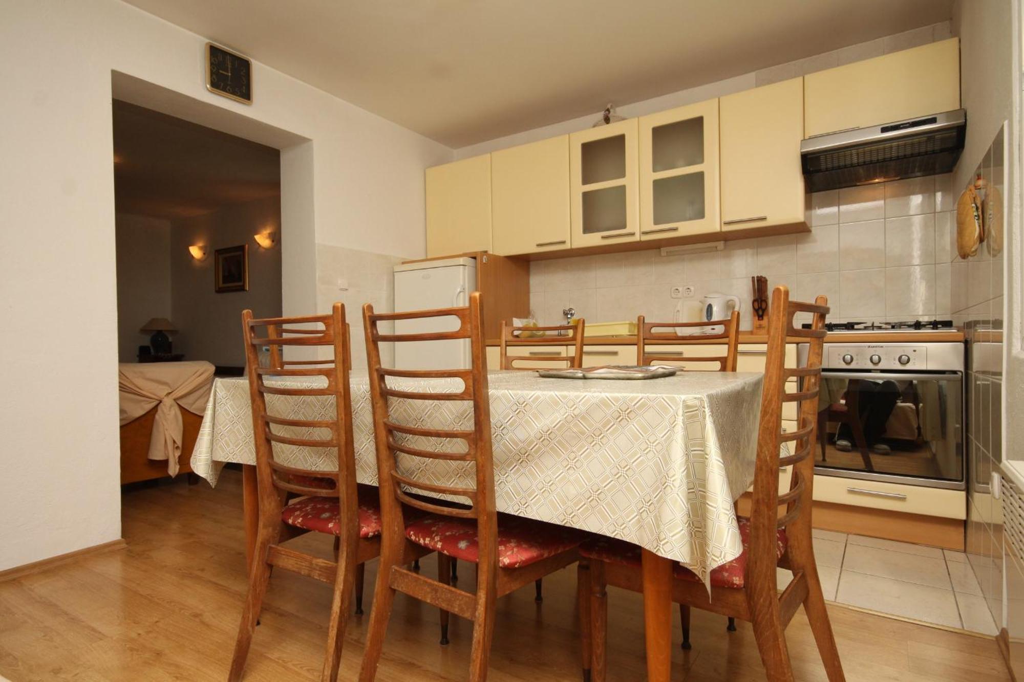 Apartments And Rooms With Parking Space Tucepi, Makarska - 6901 الغرفة الصورة