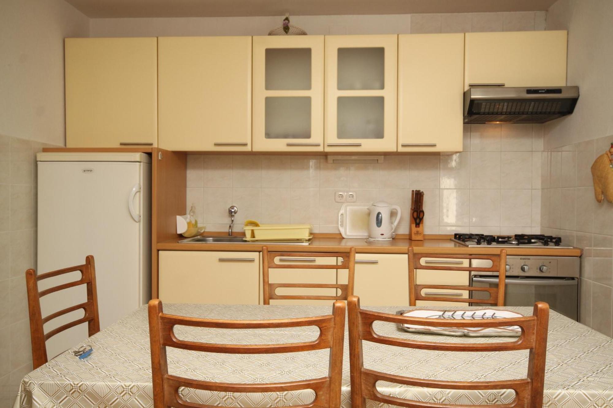 Apartments And Rooms With Parking Space Tucepi, Makarska - 6901 الغرفة الصورة